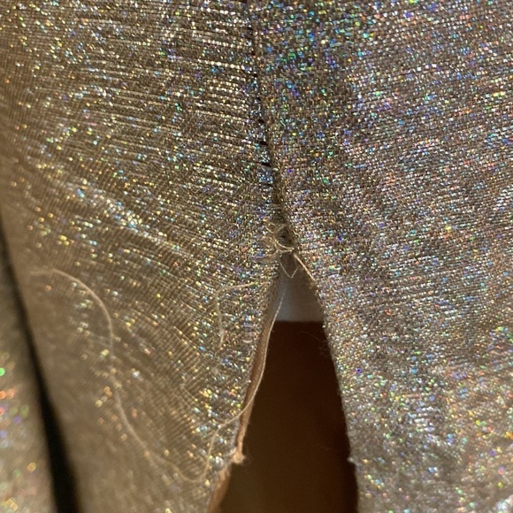 NWT Mac Duggal One Shoulder Metallic Ruffled Gown Size 2 in Oyster - Picture 9 of 12